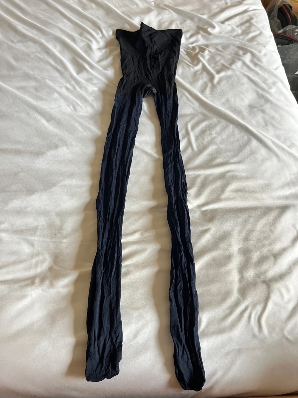 Hanes Black Stretch Sheer Tights